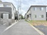 落ち着いた住宅街の中に位置しており、日々の暮らしに静かな安らぎをもたらす心地よい環境が広がっています。