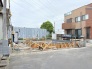 理想の住まいを形にしていく過程が見える、新たな始まりを予感させる落ち着いた環境です。