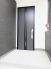 モノトーンで統一されたシックな佇まいが訪れる人を上品に迎える空間です