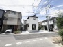 街並みに馴染む洗練された外観が、心地よい日常の始まりを予感させてくれます。