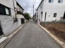 穏やかな時間が流れる落ち着いた街並みにあり、日々の暮らしが静かに整う穏やかな住環境です。