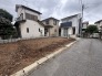 静かな住宅街に佇む、理想の住まいをゼロから描き出せるゆとりある敷地です。