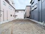 周辺環境に馴染む落ち着いた街並みの中で、理想の暮らしをゼロから描き出せる広々とした空間です。