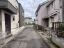 周辺の住環境と調和した、落ち着きのある穏やかな街並みに佇む住まいです。