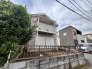 街並みに穏やかに溶け込み、日常に静かな安らぎをもたらしてくれる佇まいが魅力です。