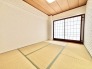 自然素材の温もりに包まれた、心から安らぎを感じられる静かな空間です。