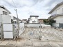 住まいの基盤となる区画が整い、新たな暮らしの構想を静かに描ける場所です。