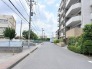 穏やかな空気が流れる、日常に寄り添った周辺環境が心地よい住まいの風景です。
