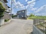 空の広がりを感じる穏やかな街並みが、日々の暮らしに心地よいゆとりと開放感をもたらしてくれます。