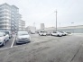 ゆとりある広さを確保し、日々の生活をスムーズに支える落ち着いた駐車スペースです。