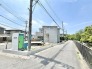 閑静な住宅街に佇む、洗練された外観デザインが日々の暮らしに調和をもたらします。