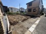 穏やかな周辺環境に恵まれた、理想の住まいを描き出せる広々とした更地です。