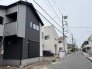 洗練されたコントラストの外観が街並みに溶け込み、落ち着きのある日常を演出してくれます。