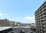 視界を遮るもののない開放的な空が広がり、日々の暮らしに心地よいゆとりをもたらしてくれます。
