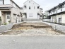 閑静な住宅街の一角に位置し、理想の住まいをゼロから描き出すための広々とした空間が広がっています。