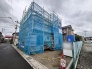 新しい暮らしへの期待を込めて、丁寧に整えられていく住まいの姿をそっと見守ります。