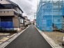 落ち着いた住宅街の風景が広がり、穏やかな日々を過ごすのにふさわしい静かな環境が整っています。