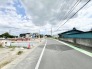 空が広く見渡せる穏やかな環境で、日々の暮らしに心地よい開放感をもたらしてくれます。