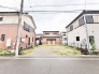 周囲に馴染む落ち着いた街並みの中で、暮らしの新しい可能性を広げてくれる静かな環境が整っています。