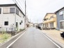 整然とした住宅街が広がり、日々の暮らしに穏やかな落ち着きをもたらす心地よい住環境です。