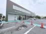日々の暮らしに寄り添う身近な店舗が整っており、落ち着いた住環境を支える便利なロケーションです。 390m