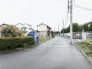 穏やかな空気が流れる閑静な住宅街で、日々の暮らしに安らぎを感じられる周辺環境です。