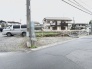穏やかな住環境に位置し、これから始まる新しい暮らしの可能性を感じさせてくれる広々とした敷地です。