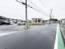 穏やかな住宅街に位置する、これからの暮らしの拠点として適した整った区画です。