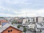 空が広く見渡せる開放的な眺望が、日々の暮らしに心地よいゆとりと落ち着きをもたらします。