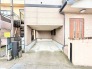 住まいの顔となるエントランスは、落ち着きのある佇まいで日々の暮らしを穏やかに迎えてくれます。