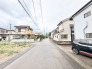 閑静な住宅街に位置し、穏やかで落ち着いた時間が流れる住環境が魅力です。