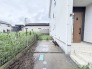 日々の暮らしに寄り添う、落ち着いた佇まいと程よい距離感が心地よい住環境です。