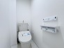 無駄のないすっきりとした空間で、清潔感が心地よく広がる落ち着いた場所です。