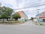 豊かな緑が四季の移ろいを感じさせ、日常に穏やかな安らぎをもたらす住環境が整っています。