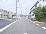 穏やかな空気が流れる閑静な住宅街で、日々の暮らしに心地よいゆとりを感じられる環境です。