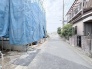 周辺環境に馴染む落ち着いた街並みの中で、静かな暮らしの基盤となる立地です。
