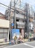 新しい暮らしの基盤が築かれる過程を感じさせる、着実な歩みを進める住まいの様子です。