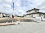周囲にゆとりが感じられる落ち着いた住宅街で、理想の暮らしを描くための新たなスタート地点。
