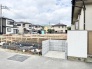 穏やかな街並みに溶け込む、これからの暮らしを自由に描ける開放的な敷地です。