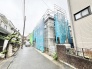 新たな暮らしに向けて、住まいが着実に整えられていく過程を感じる穏やかな風景です。