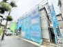 新しい住まいが丁寧に造り上げられていく過程を感じる、落ち着いた佇まいです。