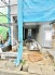 完成に向けて着実に形が整い、新たな暮らしの基盤として期待が高まる静かな建築現場の風景です。