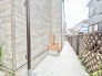 日常のふとした使い勝手を大切にした、住まいの周辺に広がる落ち着きある空間です。