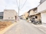穏やかな住宅街の空気が流れる、落ち着きとゆとりを感じさせる街並みが広がっています。