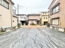閑静な住宅街の中にあり、これからの暮らしの可能性が広がる落ち着いた佇まいの敷地です。