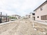 穏やかな住宅地の中に位置し、新しい暮らしの計画を静かに描き出せる開放感のある広がりを感じさせます。
