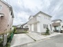 閑静な住宅街に佇むすっきりとした外観は、日々の暮らしに静かな安らぎと落ち着いた風情をもたらしてくれます。
