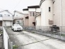 閑静な住宅街の中にあり、ゆとりを感じさせる広々とした敷地が毎日の暮らしに穏やかな落ち着きをもたらします。