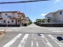 穏やかな空が広がり、整った街並みが心地よい落ち着きを感じさせる住環境です。