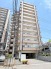 街並みに調和する端正な佇まいが、日々の暮らしに穏やかな安心感をもたらしてくれます。